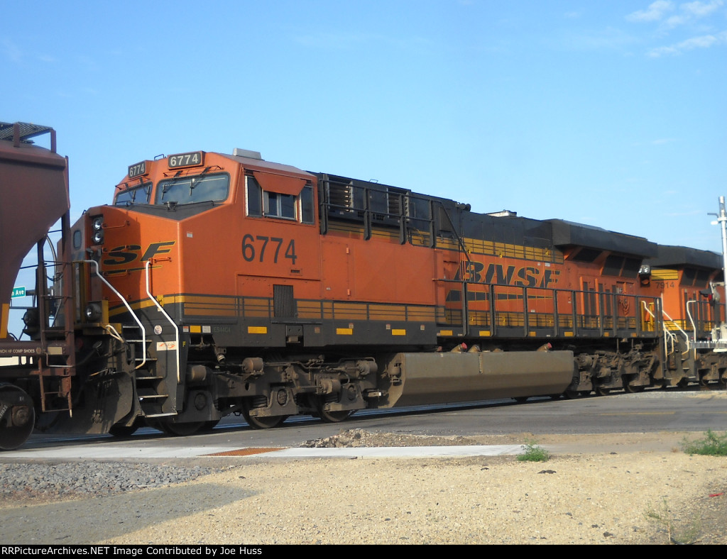 BNSF 6774